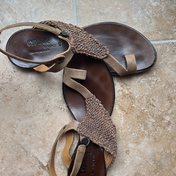 Cydwoq toe ring ankle strap taupe gray Brown woven Leather Sandals - Picture 4 of 14